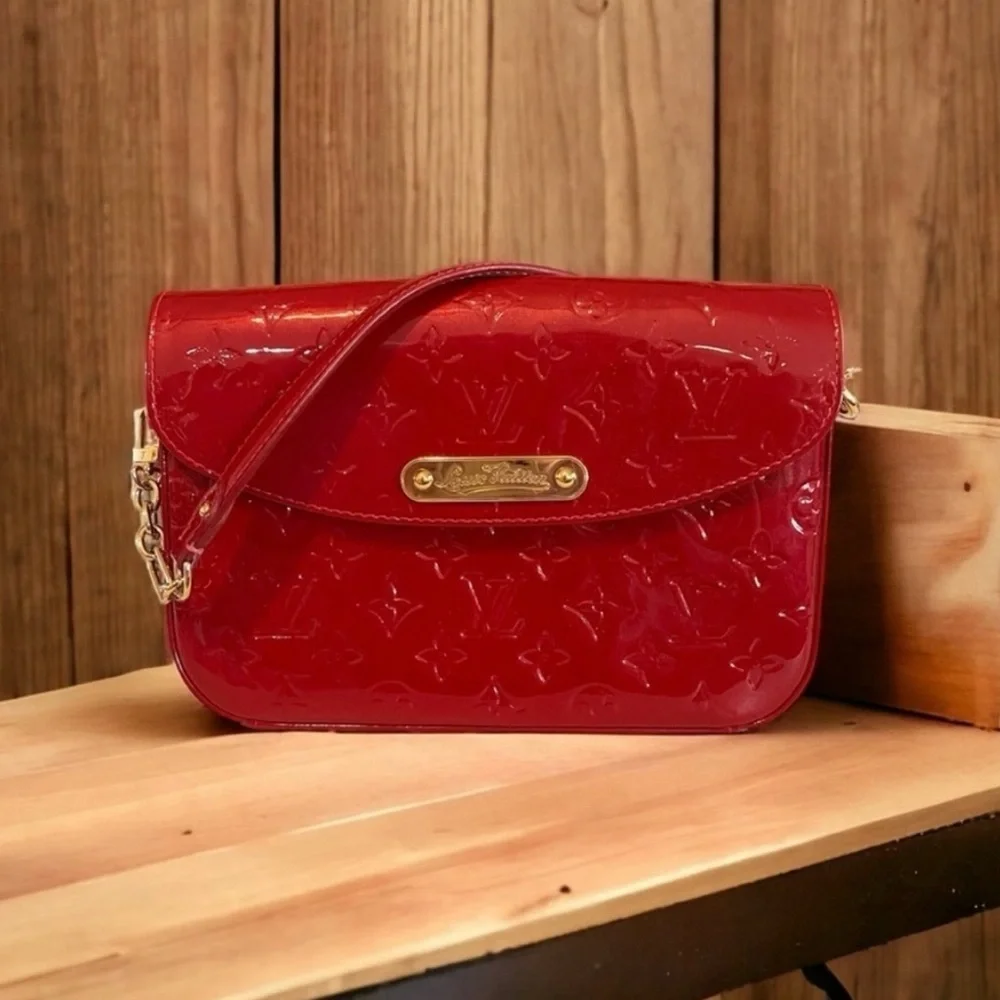 Pomme D'Amour Apple of Love Monogram Vernis Rodeo Drive Bag Louis Vuitton Red